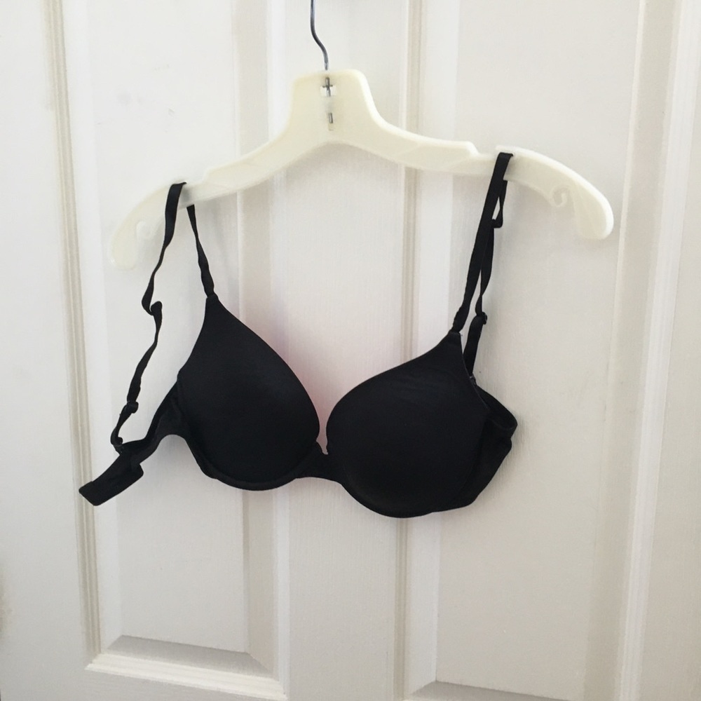 FINAL MARKDOWN Ladies pink Victoria’s Secret bra 34c